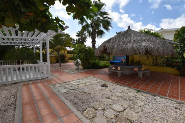 en-Mooie-tropische-Bungalow-te-Santa-Catharina-Curacao-te-Huur-67340-10