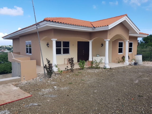 invoeren Denk vooruit eeuw Mooi gemeubileerd huis te huur in BrakkeputMooi gemeubileerd huis te huur  in Brakkeput - At Home Curaçao Makelaars