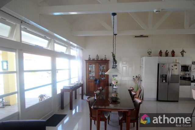 Prachtige-Villa-op-Hoekperceel-met-geweldig-Uitzicht-in-Bottelier-te-Koop-112664-nl-11