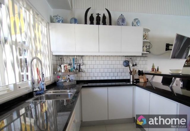 Prachtige-Villa-op-Hoekperceel-met-geweldig-Uitzicht-in-Bottelier-te-Koop-112664-nl-15