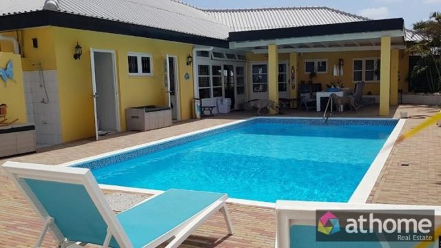 Prachtige-Villa-op-Hoekperceel-met-geweldig-Uitzicht-in-Bottelier-te-Koop-112664-nl-4