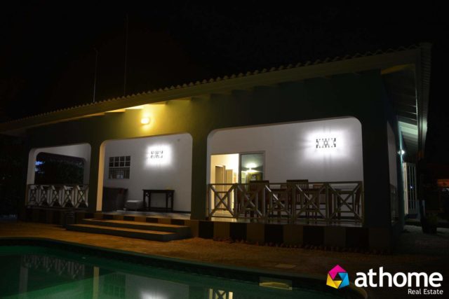 Gemeubileerde villa met zwembad Santa Catharina te huur 24