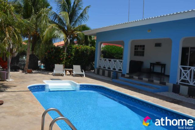 Gemeubileerde villa met zwembad Santa Catharina te huur 3