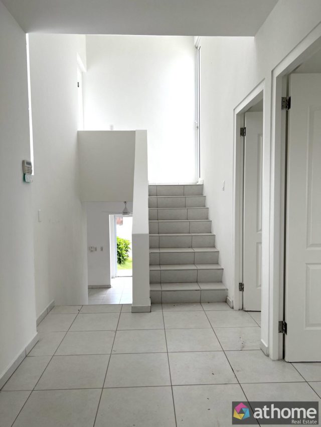 114657-Moderne-Villa-met-Prachtig-Uitzicht-in-Vista-Royal-Te-Huur-7