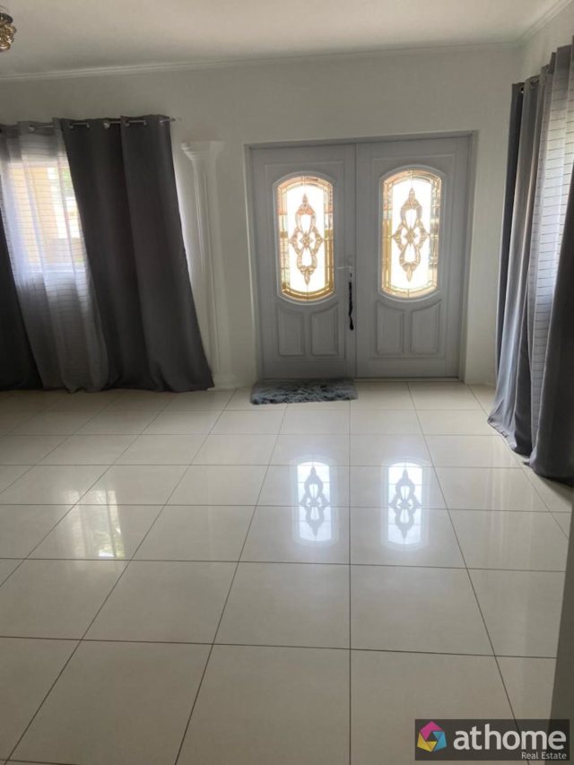 115059-Ruime-Woning-Met-Appartement-Sint-Michiels-Te-Koop-3