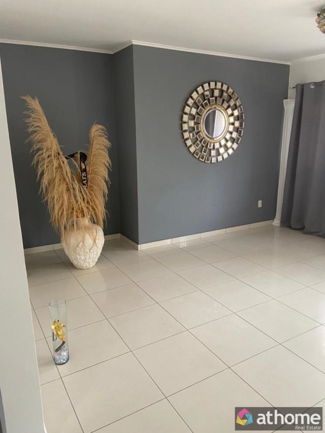 115059-Ruime-Woning-Met-Appartement-Sint-Michiels-Te-Koop-4