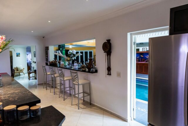 Luxe Exotische Villa met Inpandig Zwembad te Koop in Soto 13.-2048x1366