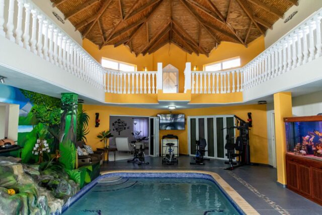 Luxe Exotische Villa met Inpandig Zwembad te Koop in Soto 22-2048x1366
