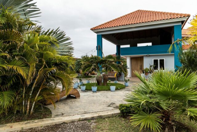 Luxe Exotische Villa met Inpandig Zwembad te Koop in Soto 4.-2048x1366