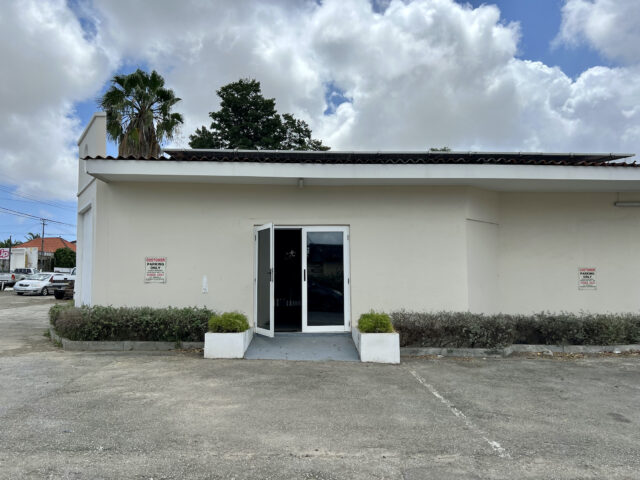 Commeriele unit te huur Caracasbaaiweg2