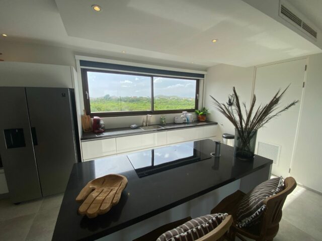 Modern Penthouse in Jan Sofat te Huur00005