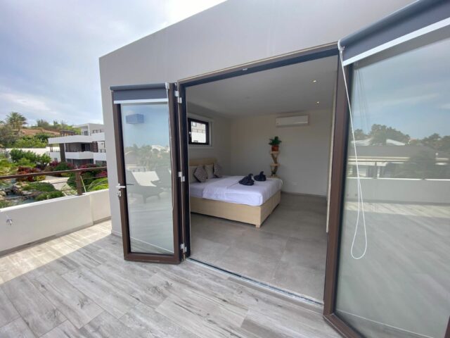 Modern Penthouse in Jan Sofat te Huur00010