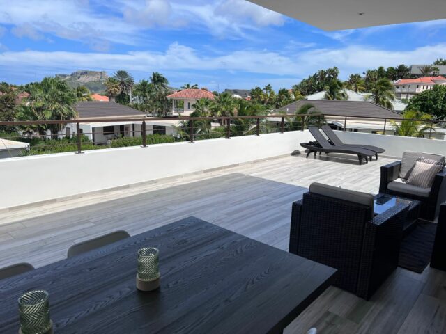 Modern Penthouse in Jan Sofat te Huur00018