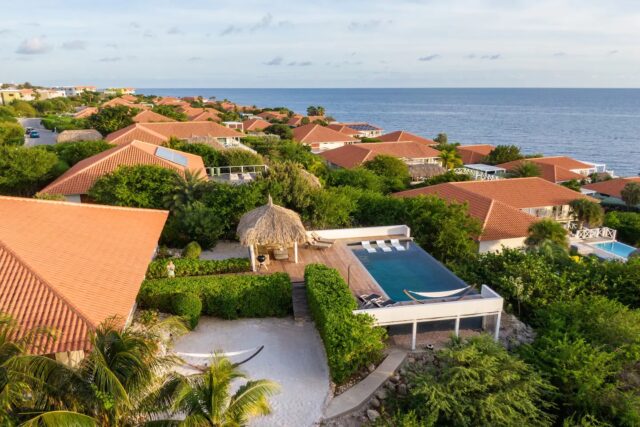 Villa met zeezicht en panoramisch zwembad