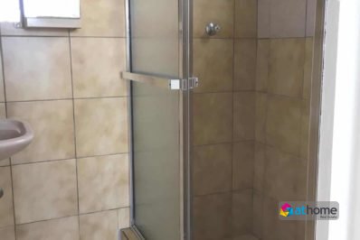 Ruime-Woning-in-het-Centraal-Gelegen-Salinja-te-Koop-17-398x266