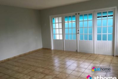 Ruime-Woning-in-het-Centraal-Gelegen-Salinja-te-Koop-9-398x266