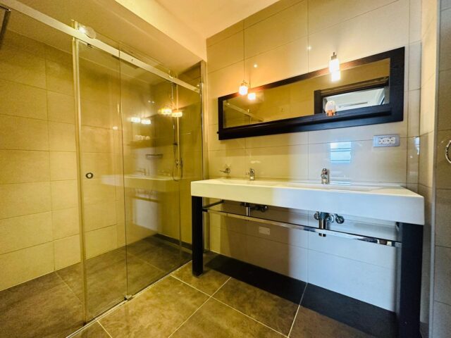 51a06ef0-f64b-4bd7-a551-40173b66fd62