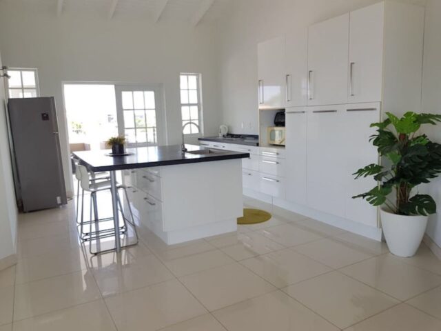 Modern Appartement Met Zeezicht Te Huur Op Vista Royal 4