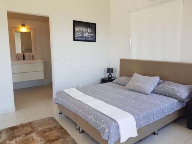 Modern Appartement Met Zeezicht Te Huur Op Vista Royal