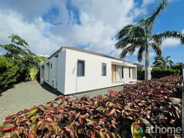 Moderne Villa LXRY Resort met shared Zwembad Jan Sofat te Koop 11