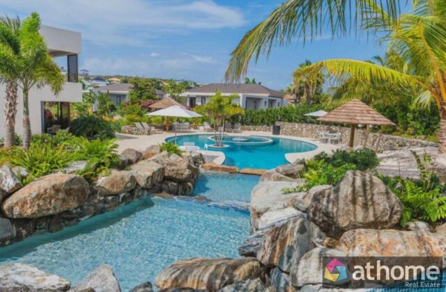 Moderne Villa LXRY Resort met shared Zwembad Jan Sofat te Koop 13