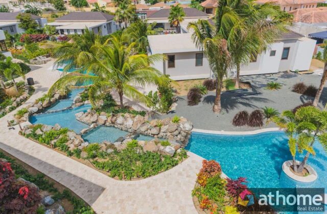 Moderne Villa LXRY Resort met shared Zwembad Jan Sofat te Koop 14