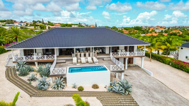 defaLuxe Villa met Zwembad en Appartement op Vista Royal te Koopult