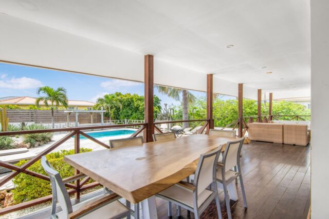 Luxe Villa Yasmin met Zwembad op Vista Royal te Koop 30