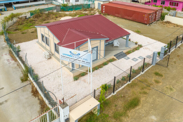 Twee percelen met een Bedrijfswoning:kantoor aan de Weg naar Westpunt te Koop1