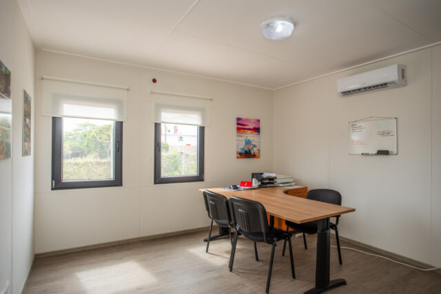 Twee percelen met een Bedrijfswoning:kantoor aan de Weg naar Westpunt te Koop15