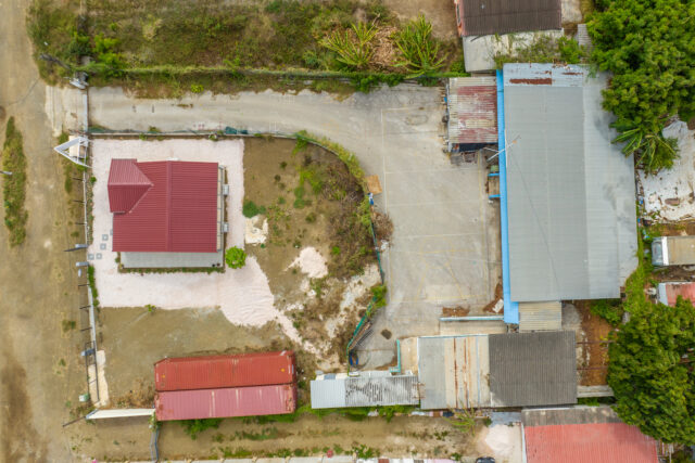 Twee percelen met een Bedrijfswoning:kantoor aan de Weg naar Westpunt te Koop4