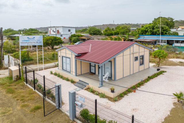 Twee percelen met een Bedrijfswoning:kantoor aan de Weg naar Westpunt te Koop6