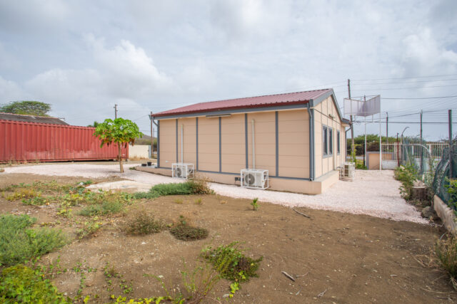 Twee percelen met een Bedrijfswoning:kantoor aan de Weg naar Westpunt te Koop8