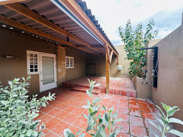 Studio met Tuin in Otrobanda te Huur 5