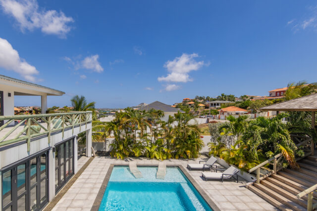 Luxe Villa met Zwembad in Vista Royal te Koop