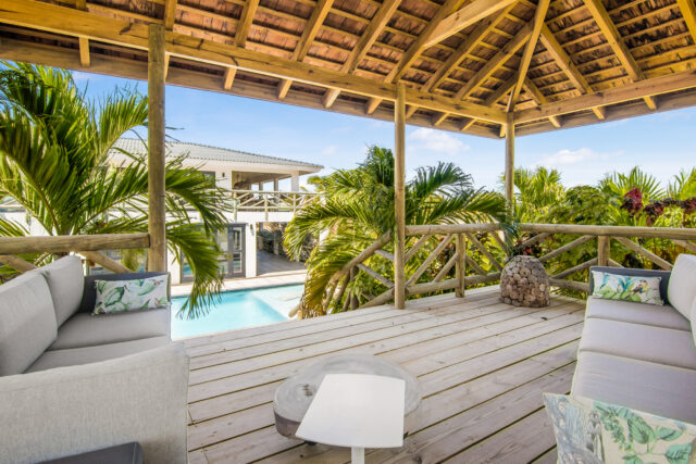 Luxe Villa met Zwembad in Vista Royal te Koop