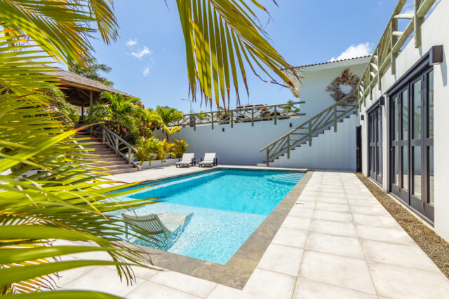 Luxe Villa met Zwembad in Vista Royal te Koop