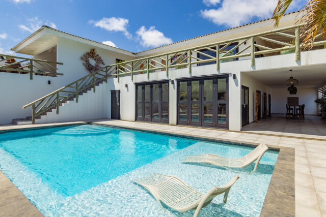 Luxe Villa met Zwembad in Vista Royal te Koop