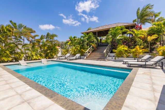 Luxe Villa met Zwembad in Vista Royal te Koop