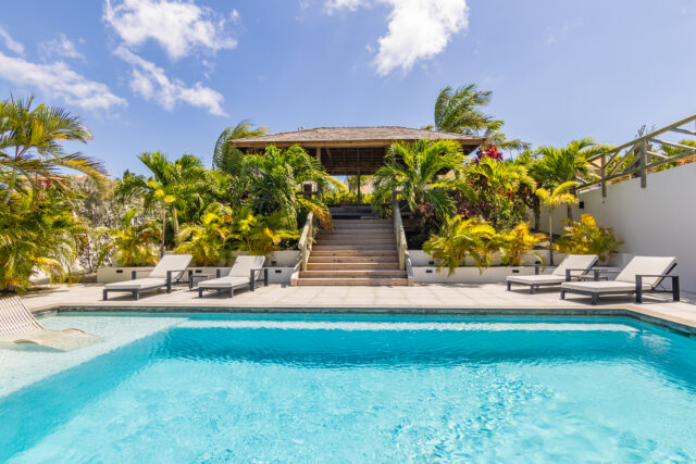 Luxe Villa met Zwembad in Vista Royal te Koop