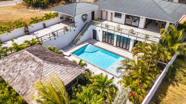Luxe Villa met Zwembad in Vista Royal te Koop (1)