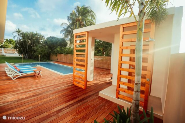 Luxe Gerenoveerde Villa in Jan Thiel te Koop 7