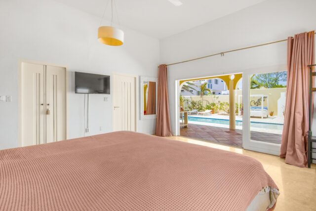 Luxe Ibiza Villa met Appartement en Zwembad te Jan Sofat te Koop2175