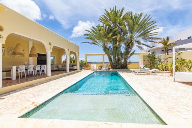 Luxe Ibiza Villa met Appartement en Zwembad te Jan Sofat te Koop2322