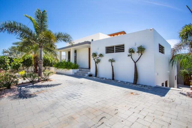 Moderne Villa met Appartementen en Zwembed op Damasco Resort Curacao te Jan Thiel te Koop3