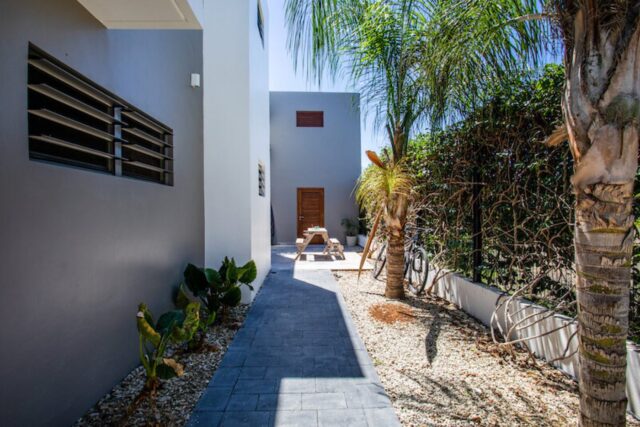 Moderne Villa met Appartementen en Zwembed op Damasco Resort Curacao te Jan Thiel te Koop32