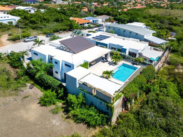 Moderne Villa met Appartementen en Zwembed op Damasco Resort Curacao te Jan Thiel te Koop45