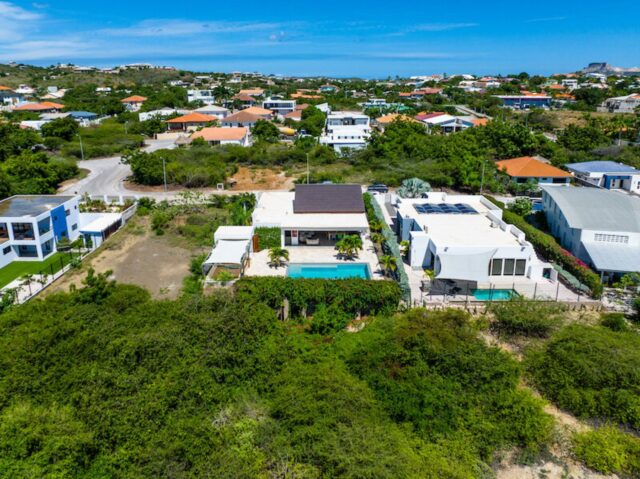 Moderne Villa met Appartementen en Zwembed op Damasco Resort Curacao te Jan Thiel te Koop46