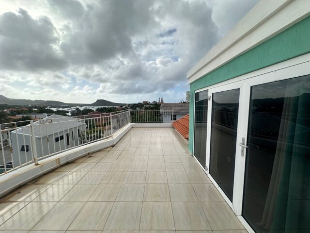 Ruime Villa in Brakkeput Abou met Prachtig Uitzicht te Huur (30)