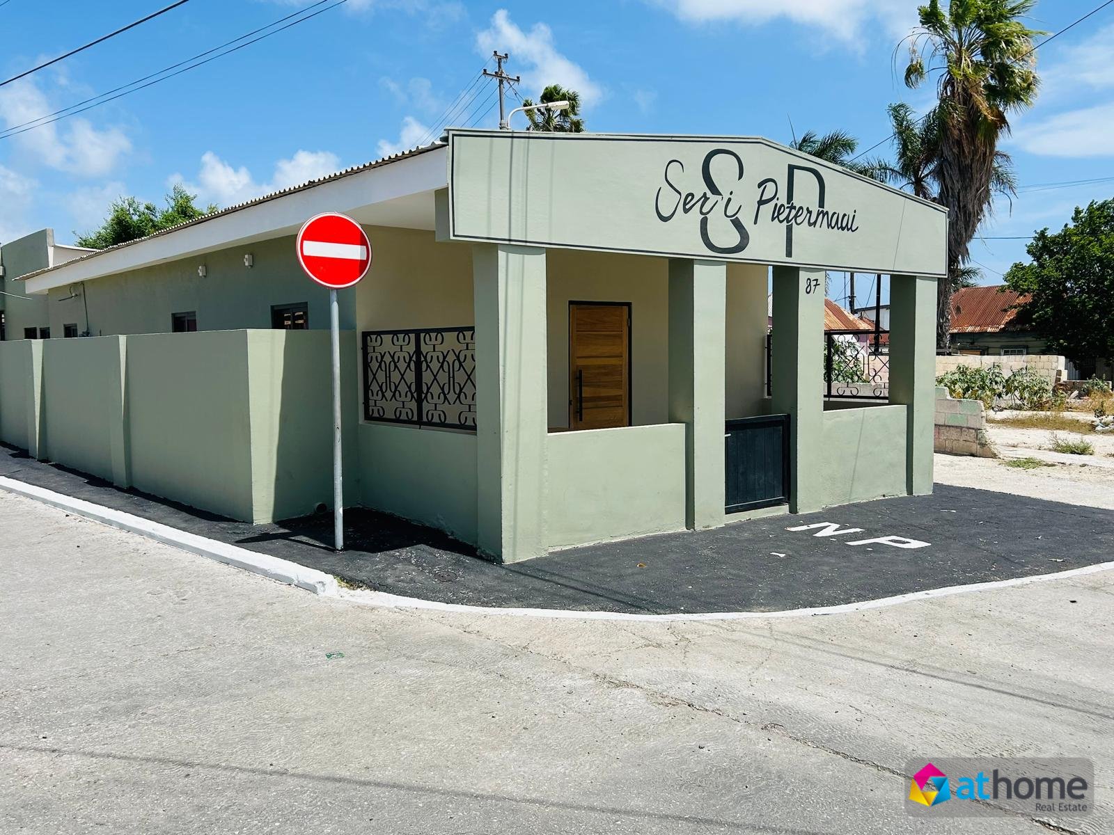 Nieuwbouw Studentenhuis in Seri Pietermaai (Berg Althena)